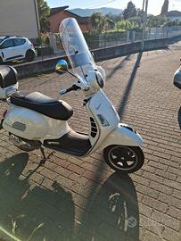 Vespa 300 gts super sport 