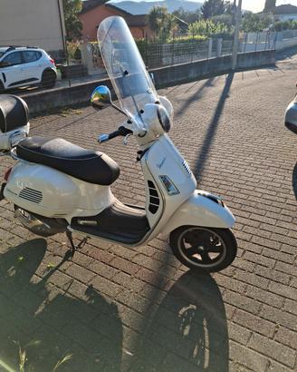 Vespa 300 gts super sport 