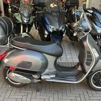 VESPA GTS 300 SuperSport super sport