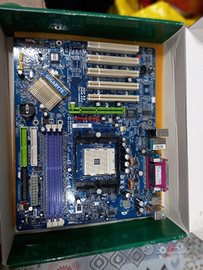 Scheda madre completa amd socket 754 con imballo