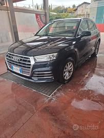Audi Q5 2.0 TDI quattro S tronic Business