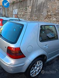 golf serie 4  1.6 Highline