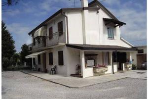 Immobile in asta di 331 m² con più di 5 locali e b