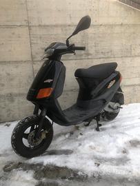 Motorino Piaggio Zip 50 scooter
