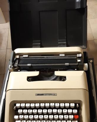 Macchina da scrivere OLIVETTI- LETTERA 35