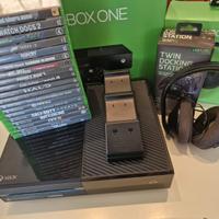 Xbox One + giochi + cuffie + Dock + HDD 1TB