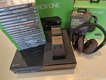 Xbox One + giochi + cuffie + Dock + HDD 1TB