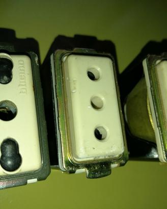 Materiale elettrico bticino