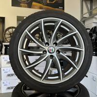 Cerchi Gomme ORIGINALI Alfa Romeo Giulia R18