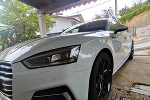 Audi A5 40 tfsi S-line 