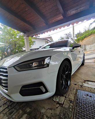 Audi A5 40 tfsi S-line 