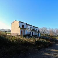 VILLA A SCHIERA A POTENZA PICENA