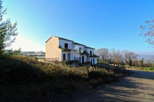 VILLA A SCHIERA A POTENZA PICENA