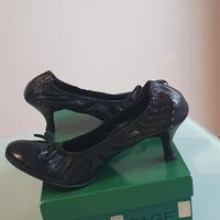 Ballerine con tacchetto n. 35. Nuove.