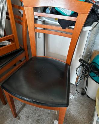 5 Sedie in legno con seduta nera