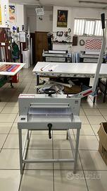 Tagliacarte manuale taglia risme