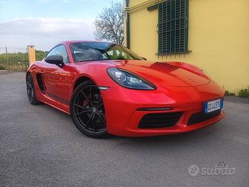 porche cayman 718 T 2021
