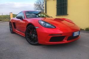 porche cayman 718 T 2021