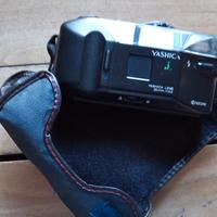 Yashica "J" Kyocera compatta