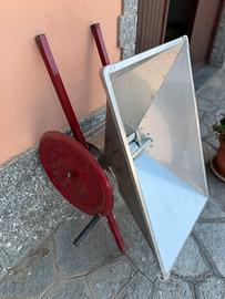 Pigiatrice per Uva manuale