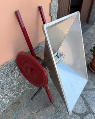 Pigiatrice per Uva manuale