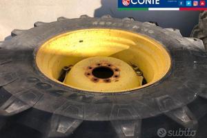 Coppia pneumatici agricoli e cerchi JD usati