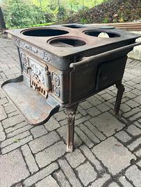 Stufa a legna in ghisa Fonderia Dal Fabbro cucina