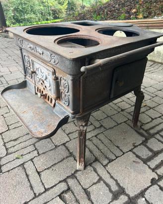 Stufa a legna in ghisa Fonderia Dal Fabbro cucina