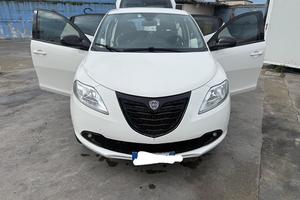 Ypslon 900 2014 metano benzina