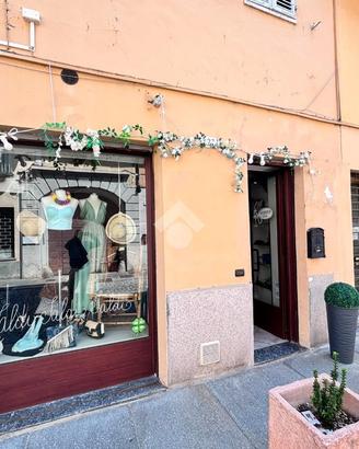 NEGOZIO A CASELLE TORINESE