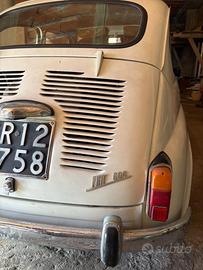 Fiat 600 d'epoca (Anno 1969)