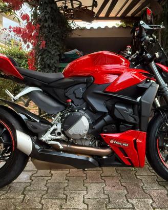 Ducati streetfighter V2