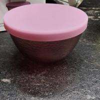 ciotola con coperchio