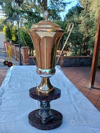 Trofeo sportivo di grandi dimensioni