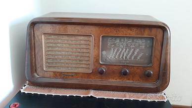 radio d'epoca a valvole Telefunken modelloT 55
