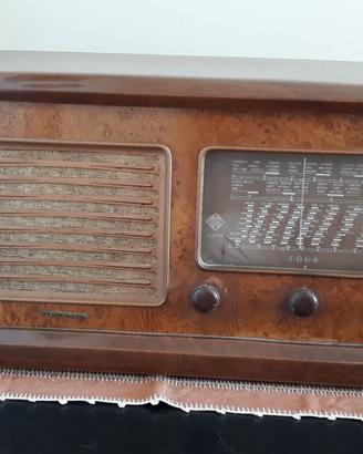 radio d'epoca a valvole Telefunken modelloT 55