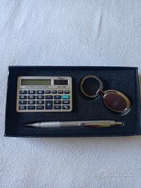 Set Calcolatrice solare Kenko penna e portachiavi 