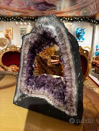 Geode di ametista naturale