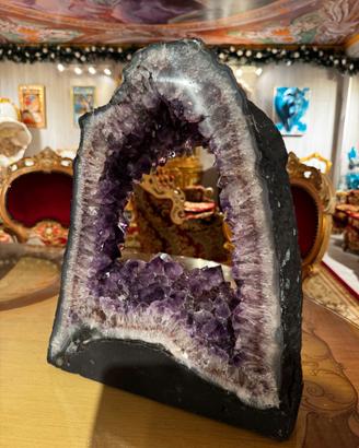 Geode di ametista naturale