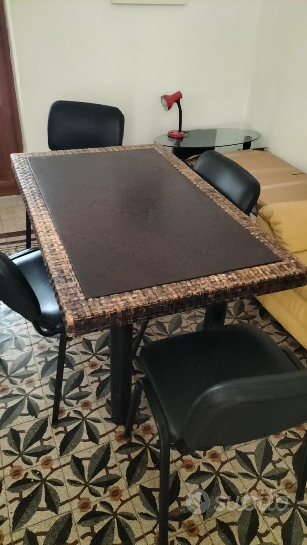 Tavolo in foglia di banano intrecciato Arredamento e Casalinghi