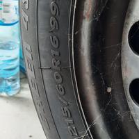 Ruota con cerchione quattro stagioni 215/60R16 99V