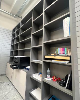 Libreria in perfette condizioni