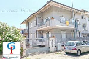 Villa di 460 m² con più di 5 locali a Mondragone