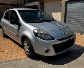 RENAULT Clio 3ª serie - 2011 neopatentati
