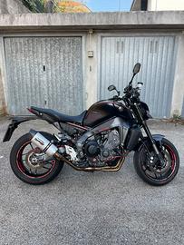 YAMAHA MT - 09 TECH BLACK
