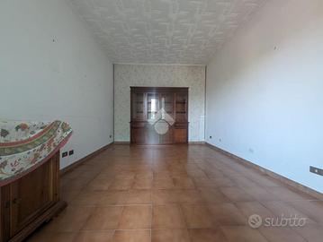 4 LOCALI A ACQUI TERME