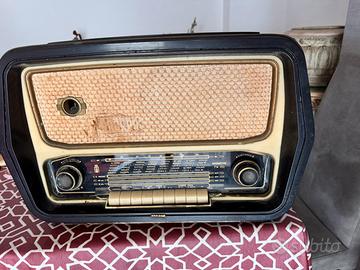 Magnadyne FM150 Radiofonografo Da restaurare