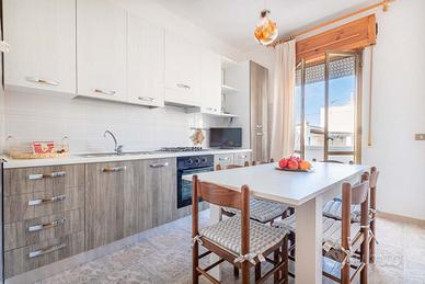 App 5p a 50m spiaggia lido conchiglie no agosto