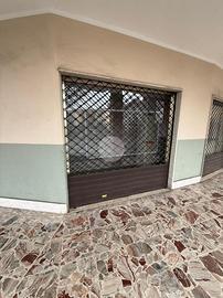 NEGOZIO A AZZANO SAN PAOLO