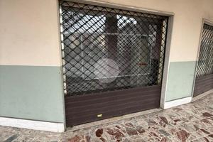 NEGOZIO A AZZANO SAN PAOLO